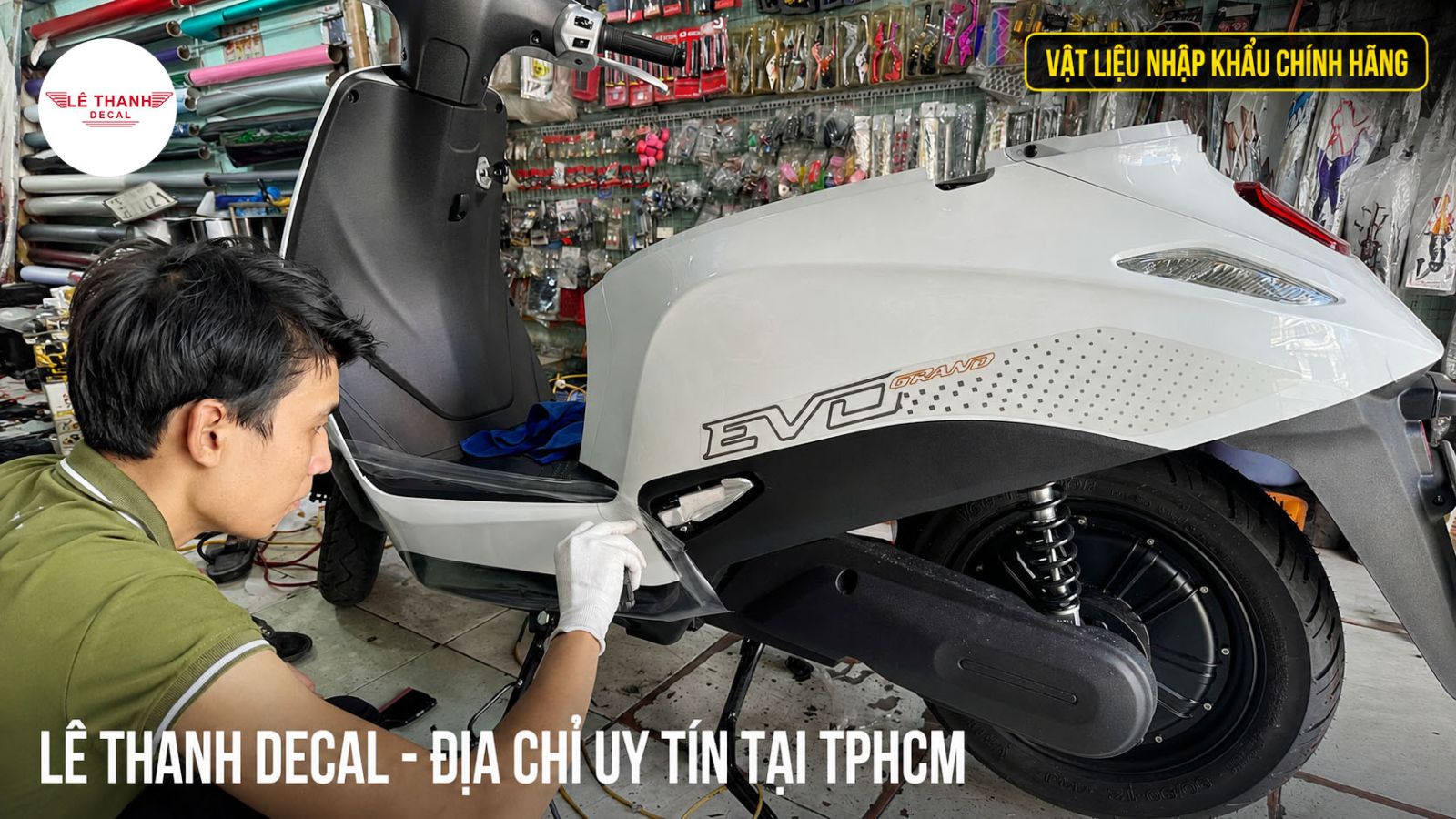 Thời điểm nào nên dán xe máy điện để bảo vệ sơn xe