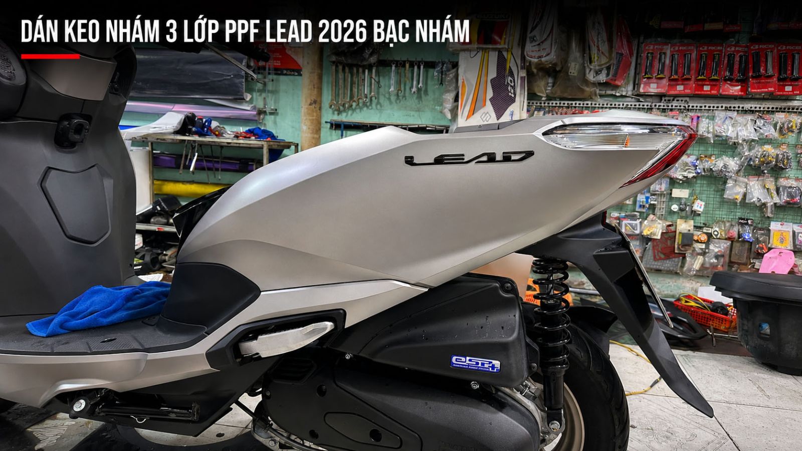 Dán keo nhám 3 lớp PPF Honda LEAD màu bạc nhám