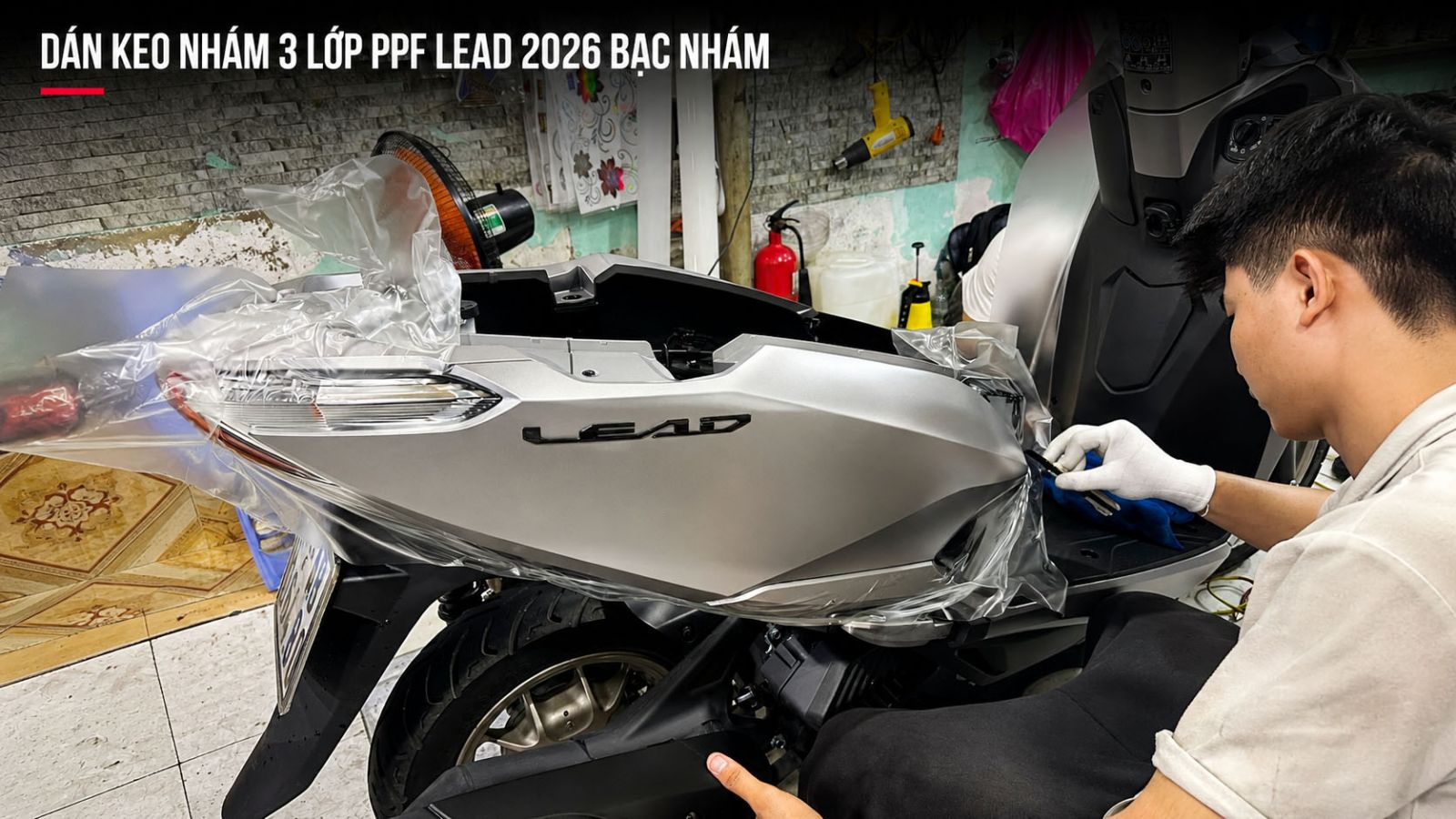 Dán keo nhám 3 lớp PPF Honda LEAD màu bạc nhám