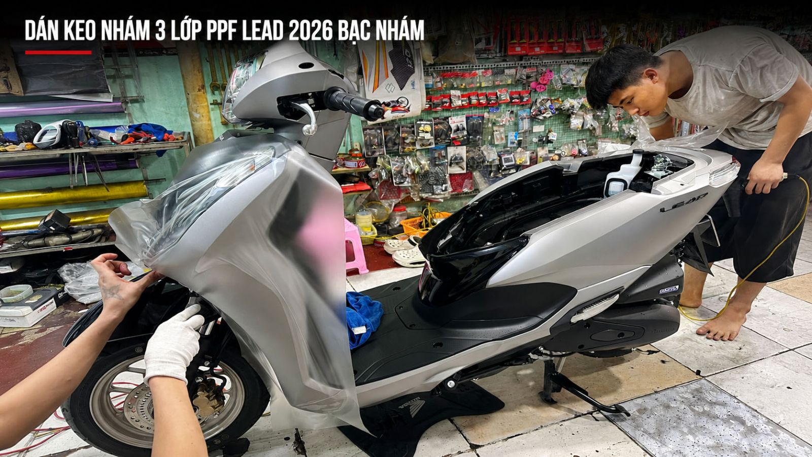 Dán keo nhám 3 lớp PPF Honda LEAD màu bạc nhám