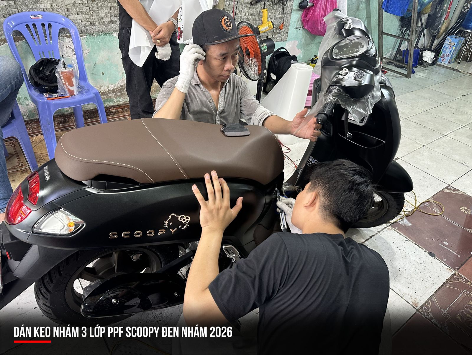 Dán keo nhám 3 lớp PPF Scoopy đen nhám 2026