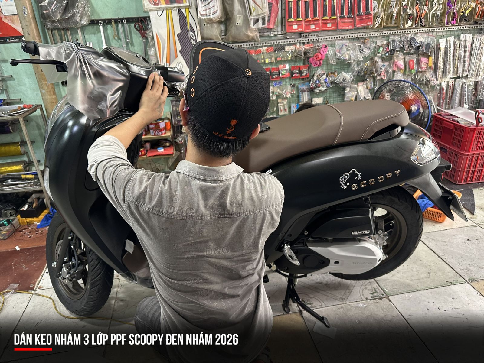 Dán keo nhám 3 lớp PPF Scoopy đen nhám 2026