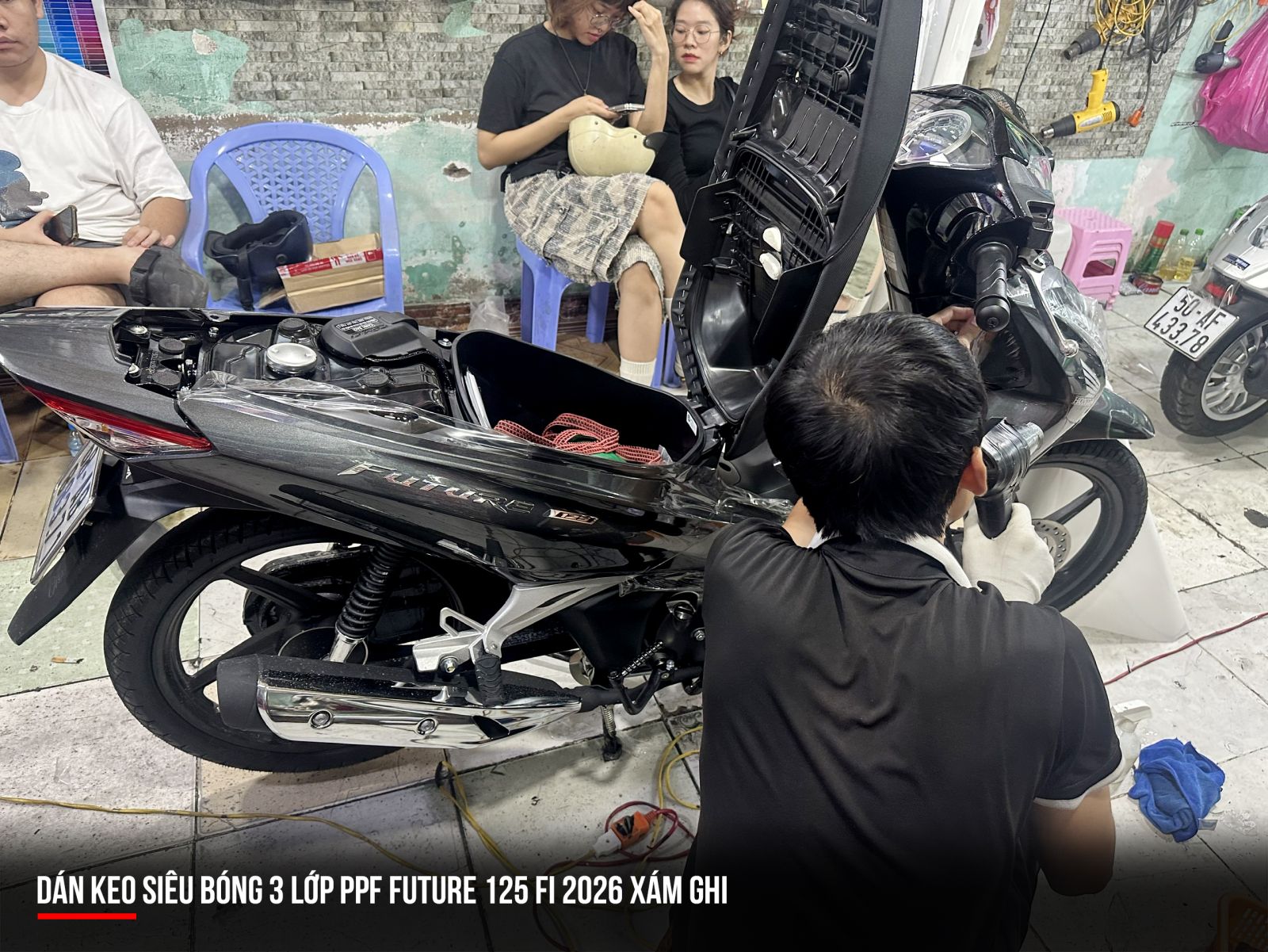 Dán keo siêu bóng 3 lớp PPF Future 125 Fi xám ghi 2026
