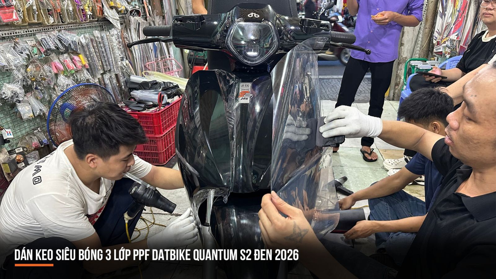 Dán keo siêu bóng 3 lớp PPF xe máy điện DatBike Quantum S2 đen 2026