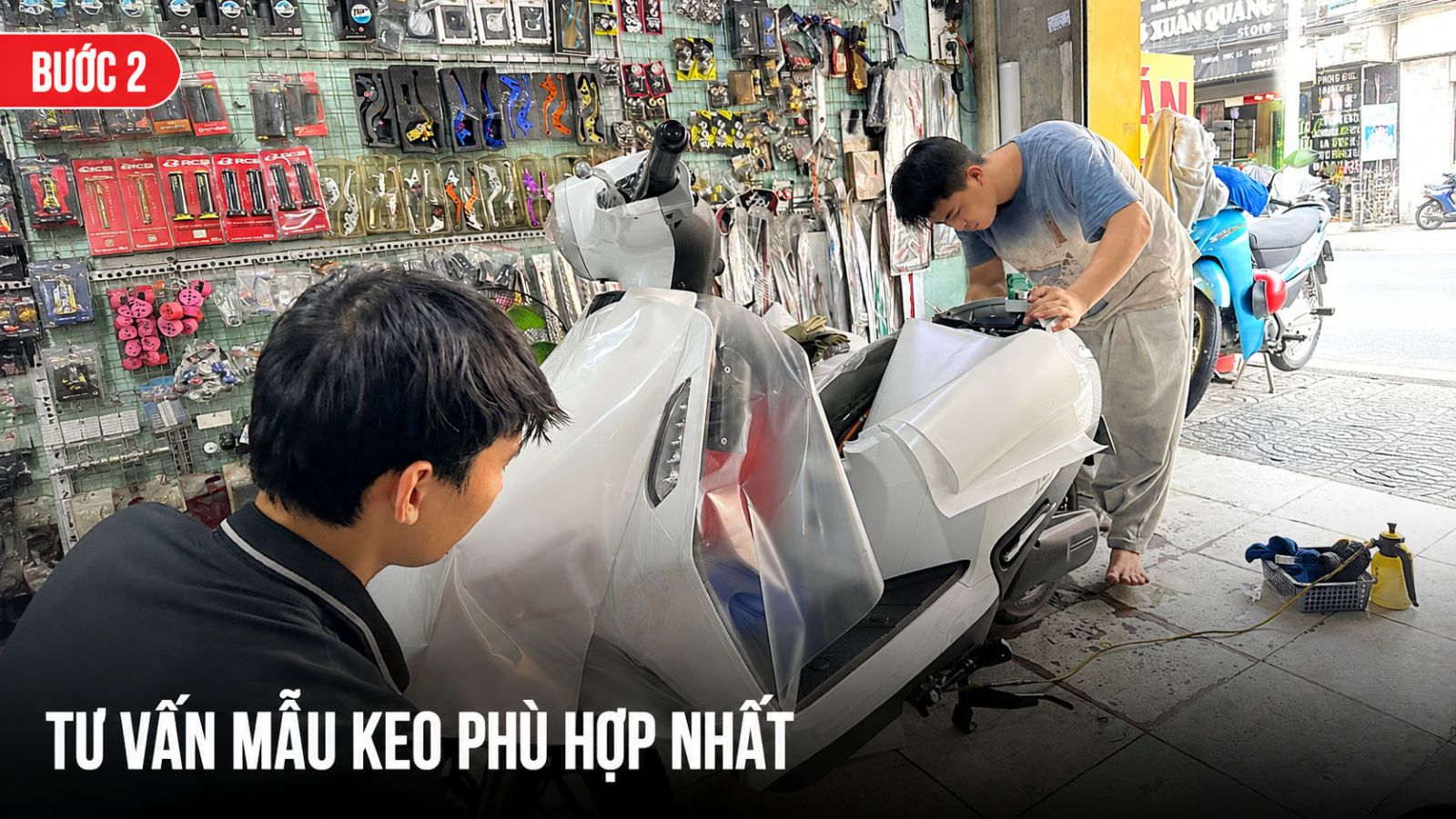 Dán keo siêu bóng 3 lớp PPF xe máy điện VinFast EVO GRAND trắng 2026
