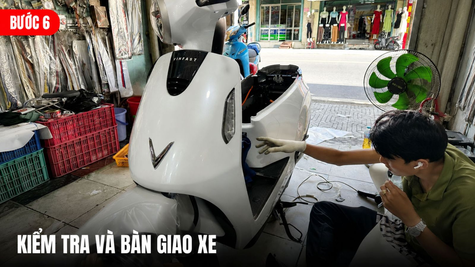 Dán keo siêu bóng 3 lớp PPF xe máy điện VinFast EVO GRAND trắng 2026