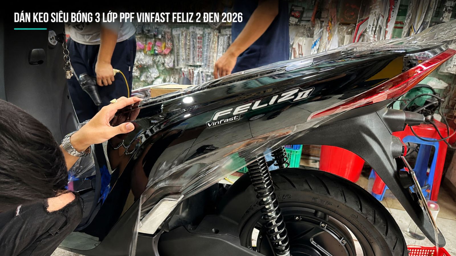 Dán keo siêu bóng 3 lớp PPF xe máy điện VinFast Feliz 2 đen 2026