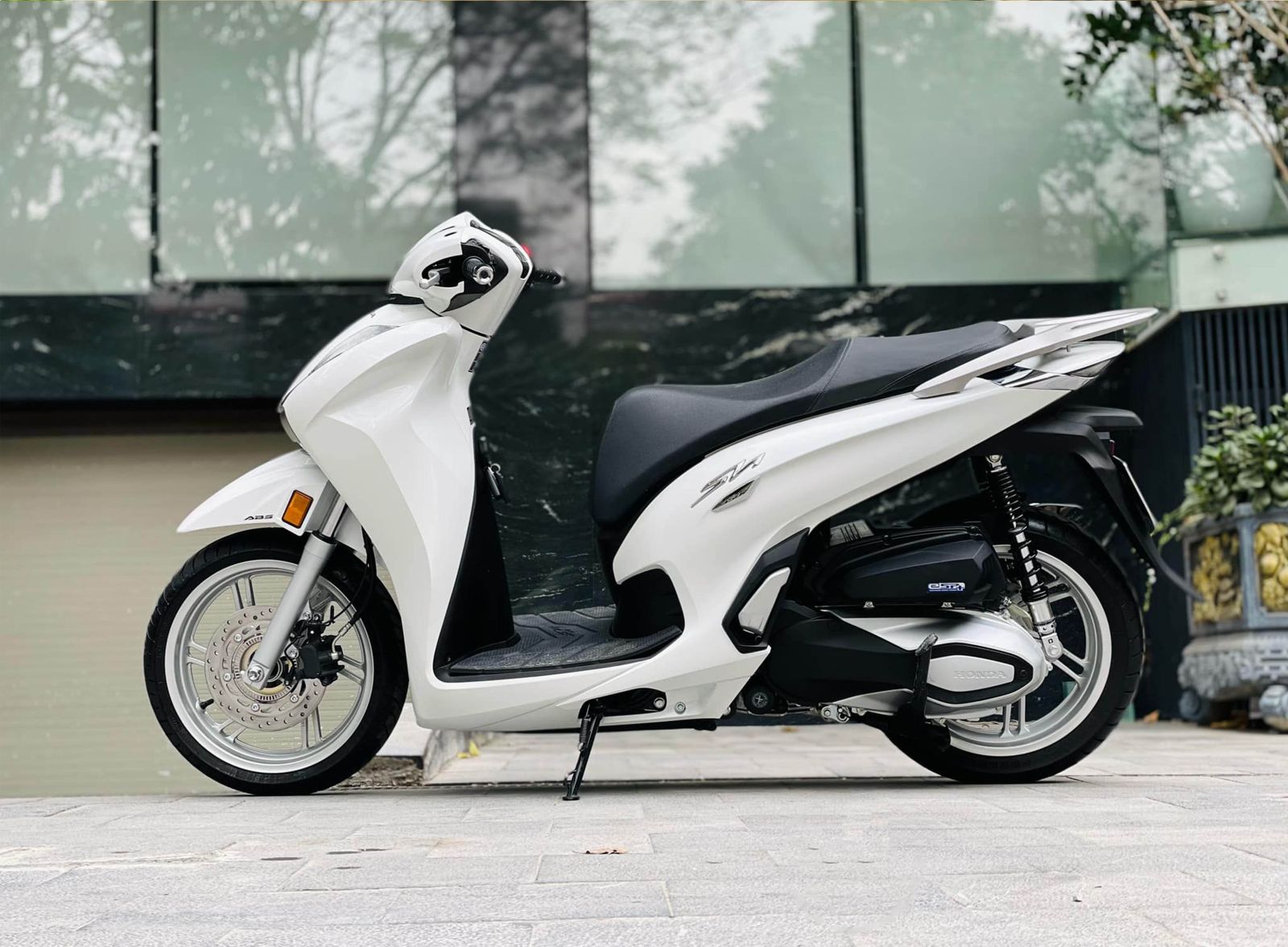 Dán keo 3 lớp Honda SH 350i ABS trắng