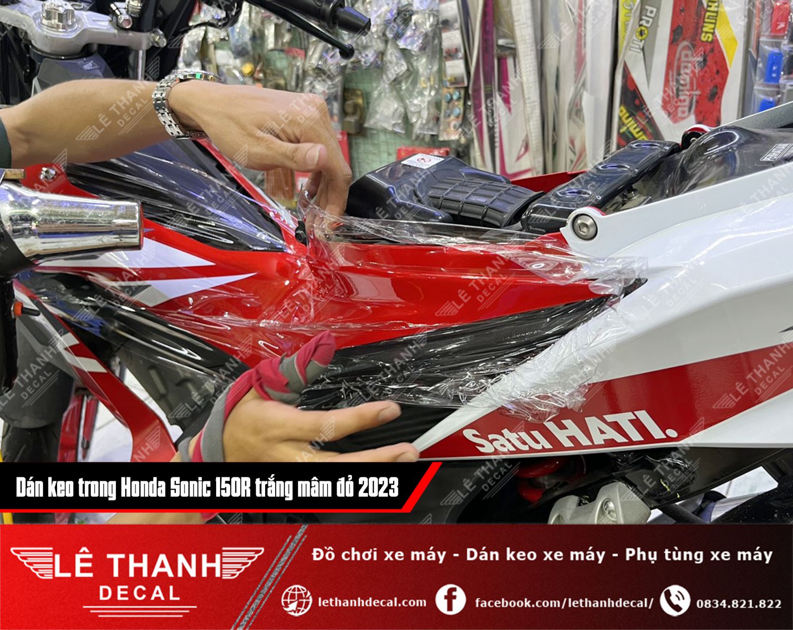 Dán keo trong Honda Sonic 150R trắng mâm đỏ 2023