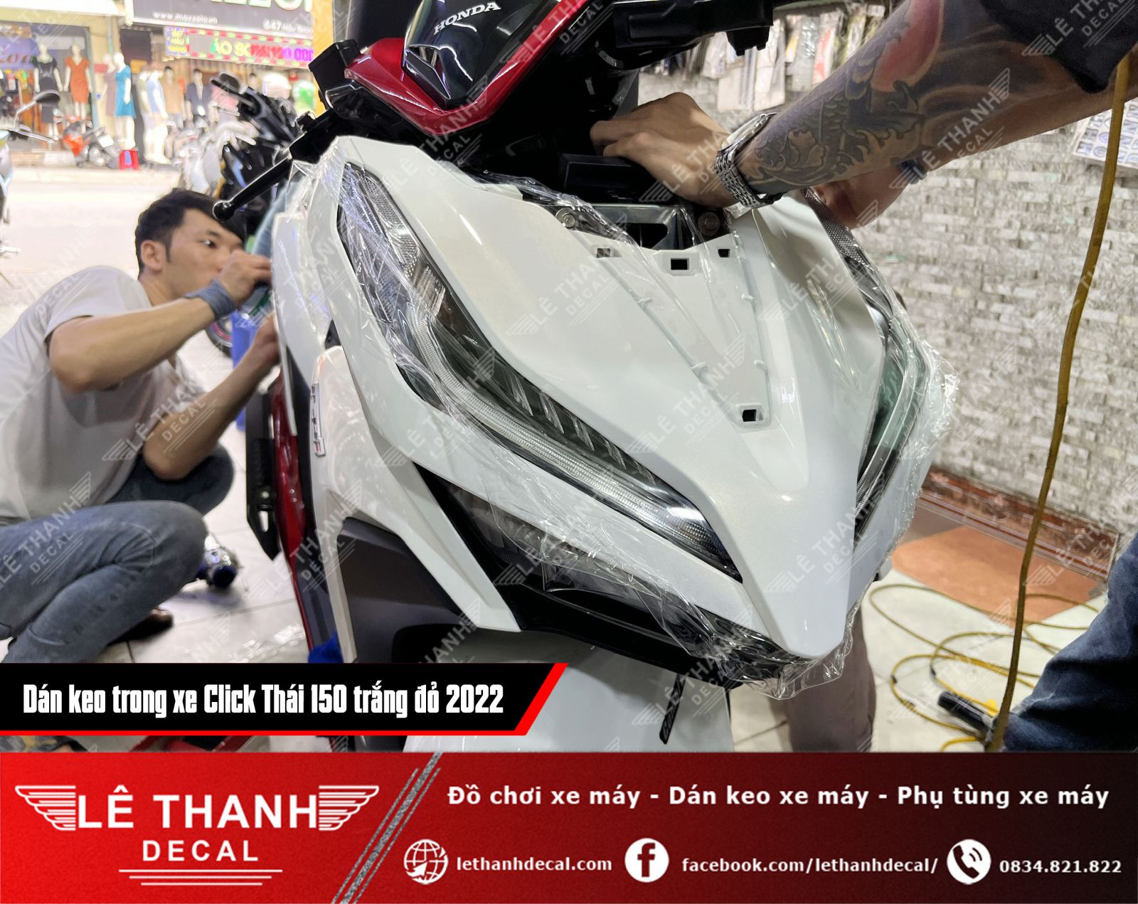 Dán keo trong xe máy Click Thái 150 trắng đỏ 2022