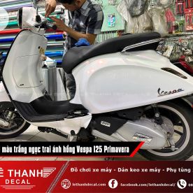 Dán decal đổi màu trắng ngọc trai ánh hồng Vespa 125 Primavera